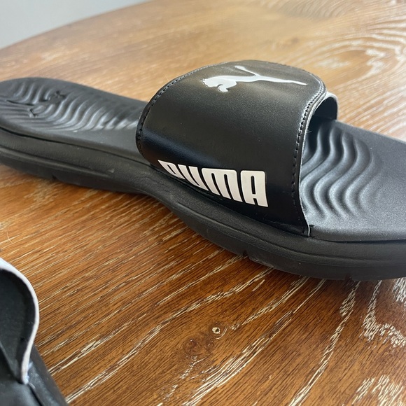 Puma Sliders Size 10 - Picture 3 of 3
